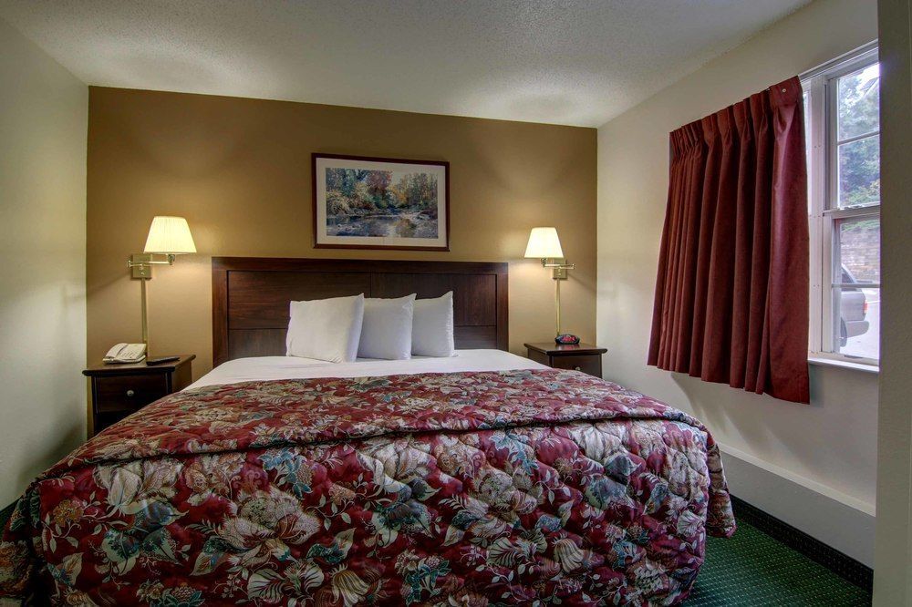 Intown Suites Extended Stay Marietta Ga - Town Center Кенесоу Екстериор снимка